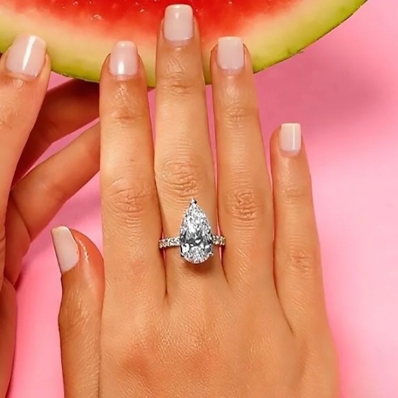 New Pear Shape 925 Silver Elegant Diamond Ring 💍 - Picture 2 of 5